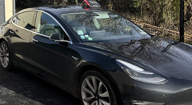 Taxi Rouen Tesla électrique - Véhicule professionnel